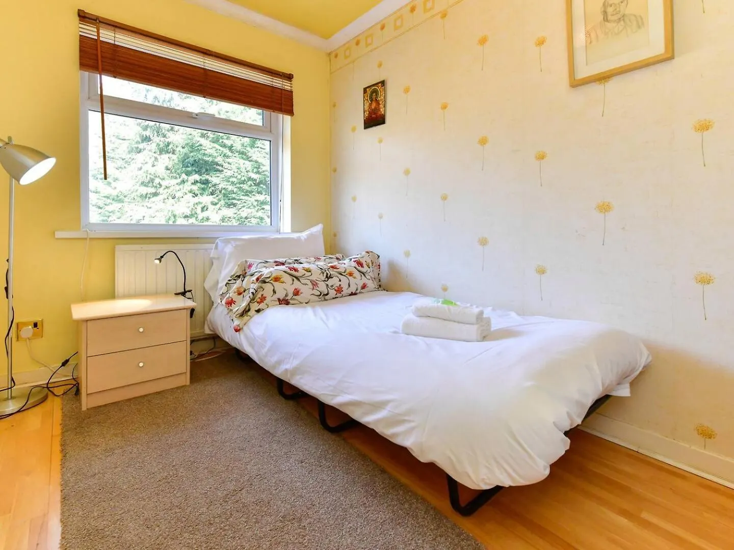 A Spacious 4 Bed Home With Castle Views Cardiff United Kingdom