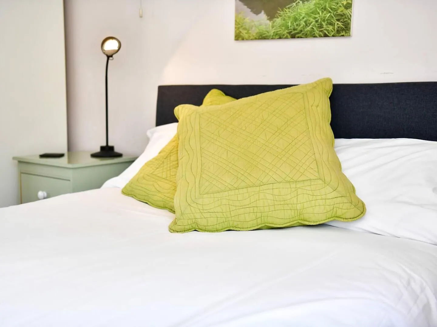 A Spacious 4 Bed Home With Castle Views Cardiff Holiday home