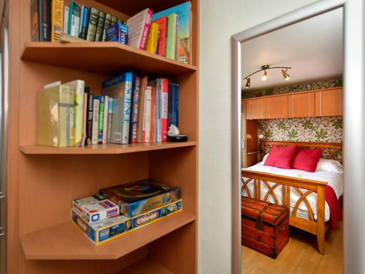 A Spacious 4 Bed Home With Castle Views Cardiff 0*,  United Kingdom