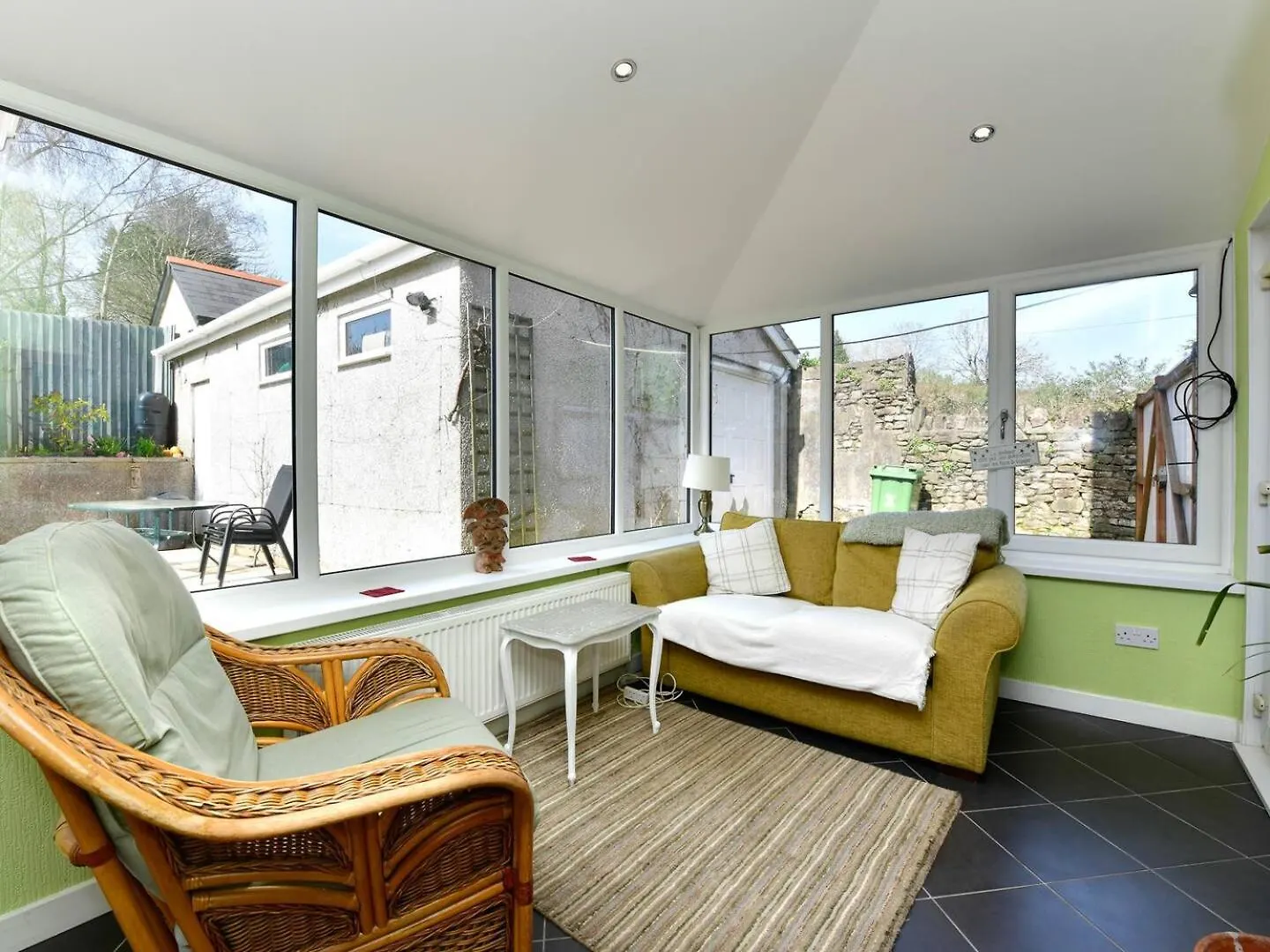 A Spacious 4 Bed Home With Castle Views Cardiff Holiday home